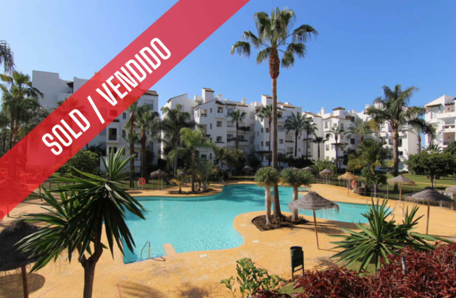 Fantastic apartment facing south-southeast, in the magnificent complex on the seafront, Costalita