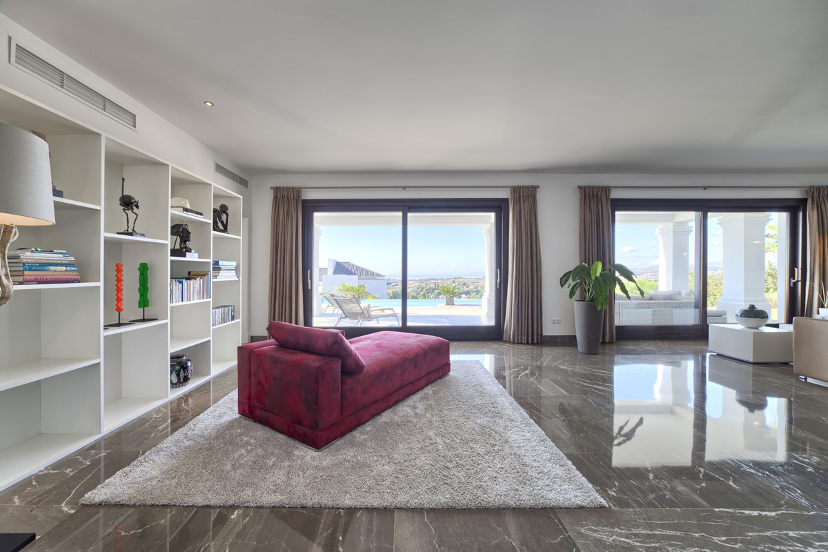 Fantastic new built contemporary villa with fantastic views in Los Flamingos