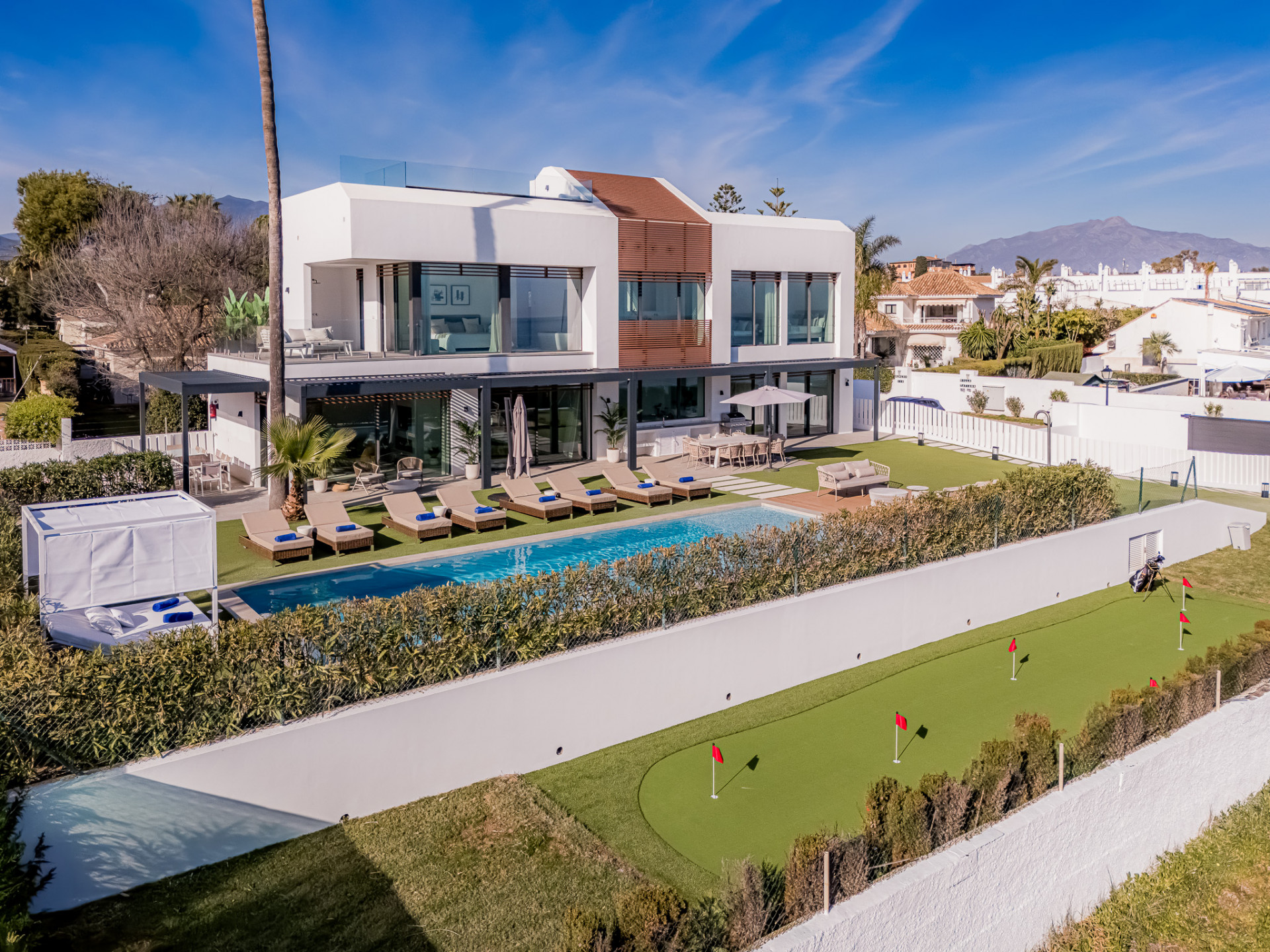 Luxurious beachfront villa in El Saladillo