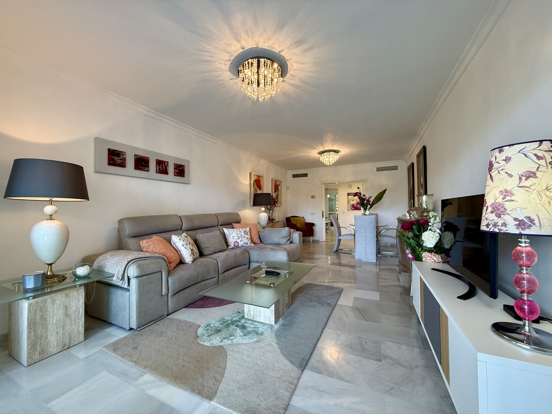 Ground floor apartment with private garden- front line golf in Guadalmina Baja.