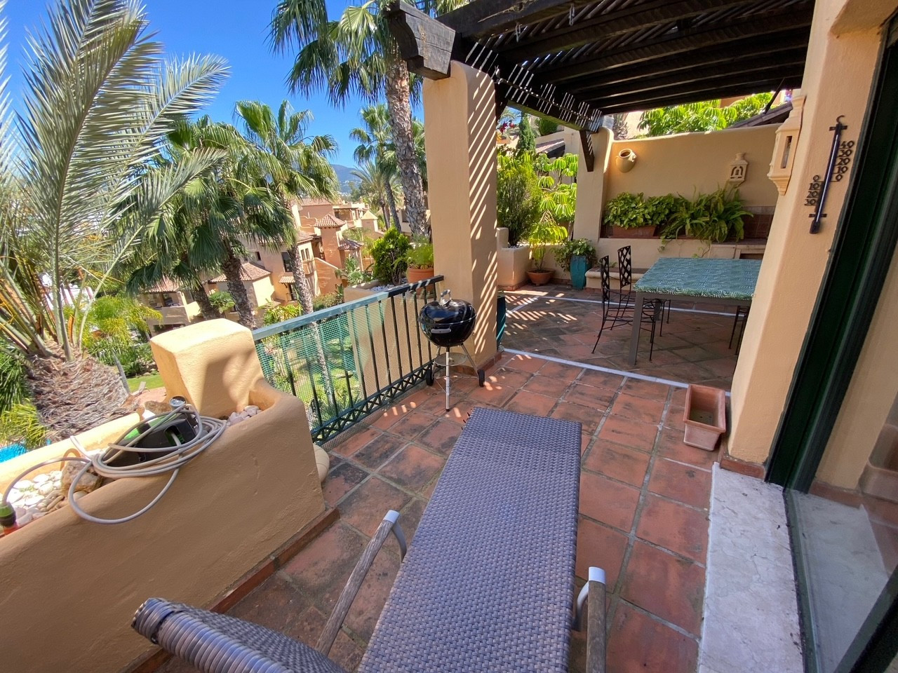 Beautiful top floor apartment with a great, partly covered, terrace in El Campanario