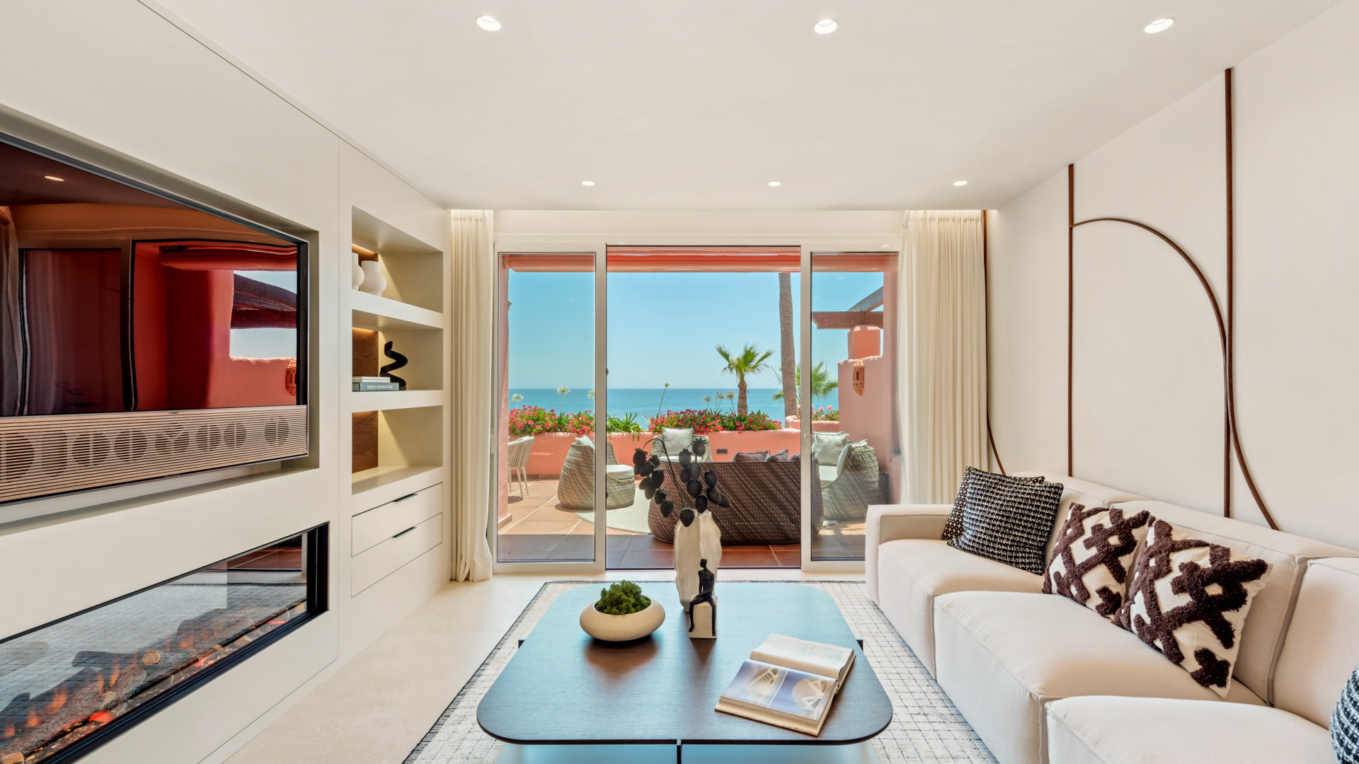 Recently refurbished frontline beach apartment with impressive open views of the Mediterranean