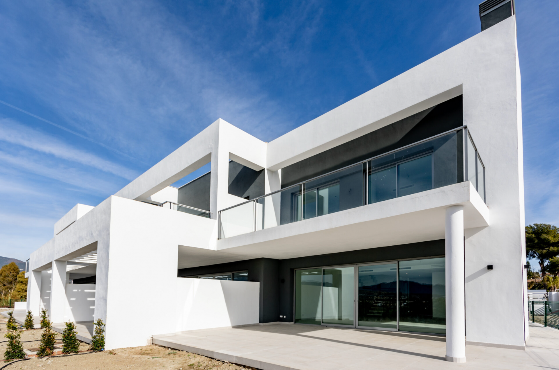 Brand new luxury semi-detached villa located close to Guadalmina Golf Club