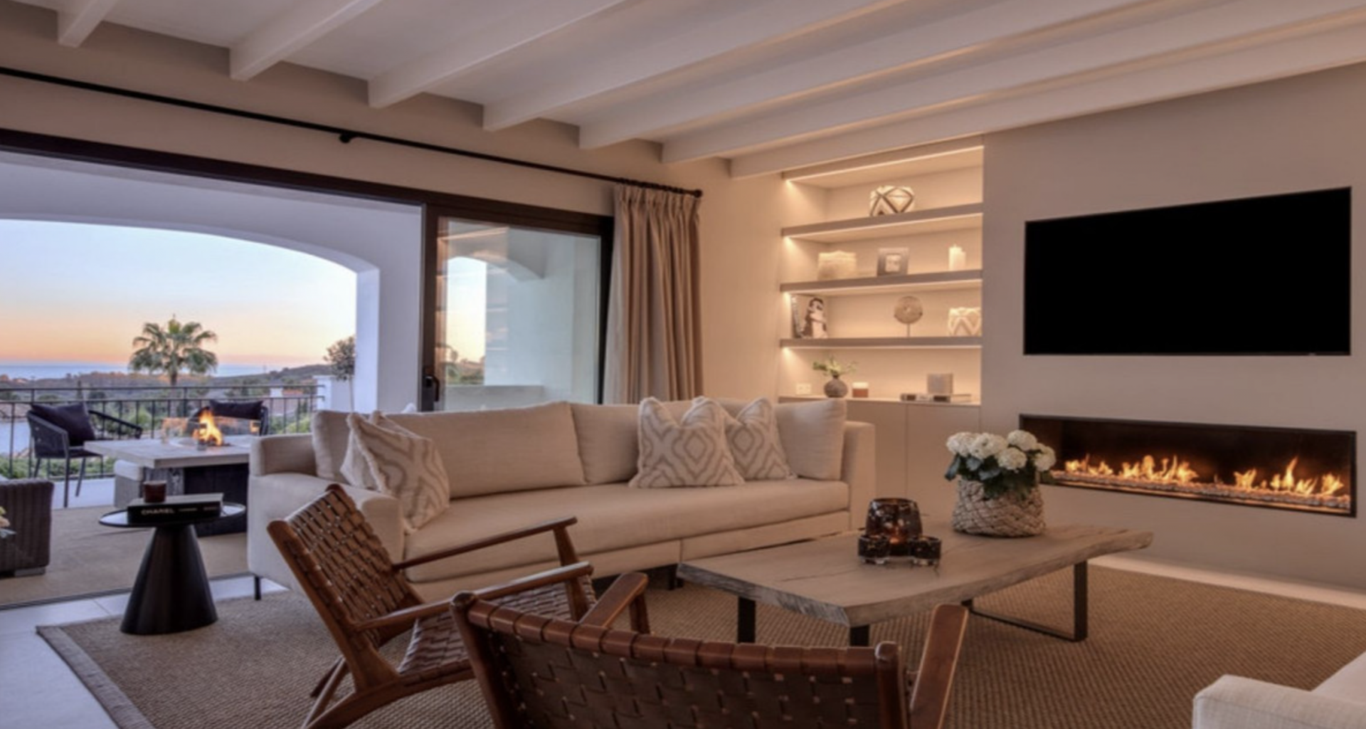 Villa de estilo andaluz en Paraiso Alto completamente reformada con impresionantes vistas panorámicas al mar