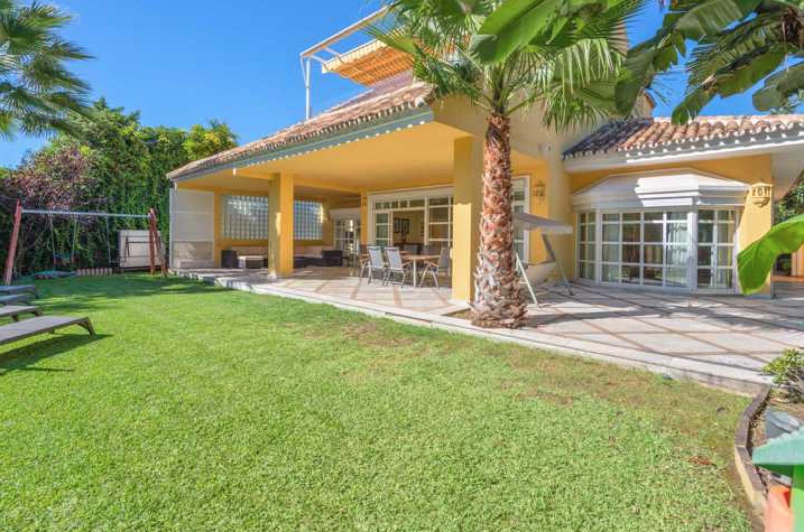 Lovely villa walking distance to amenities and the beach in Guadalmina Baja