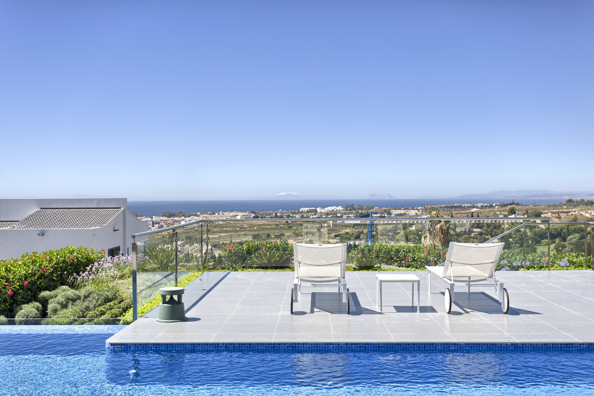Spectacular top quality contemporary villa with panoramic views to the Mediterranean and the coastline