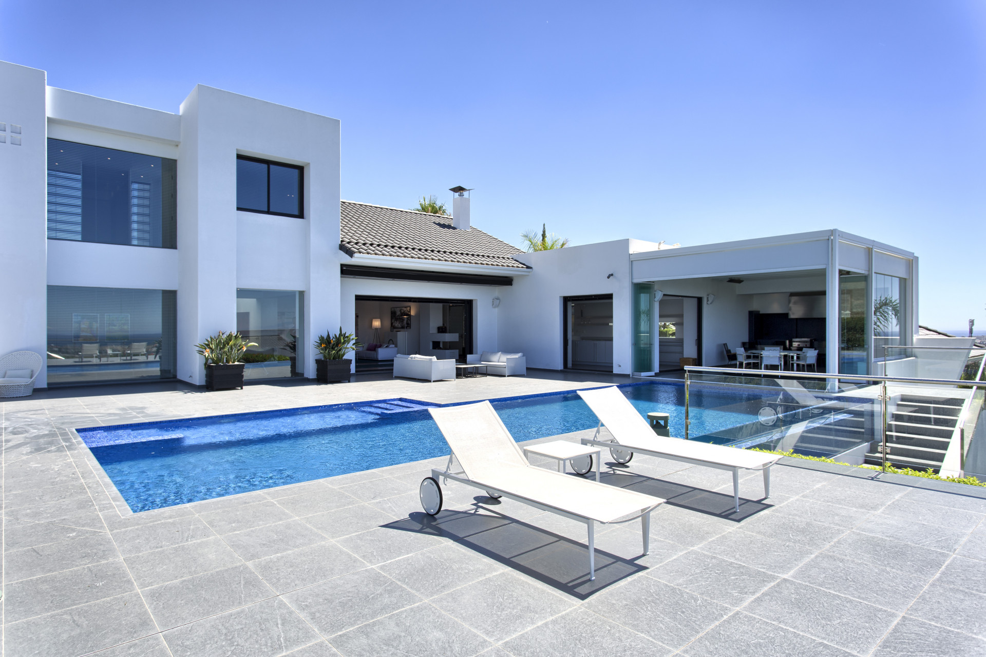 Spectacular top quality contemporary villa with panoramic views to the Mediterranean and the coastline