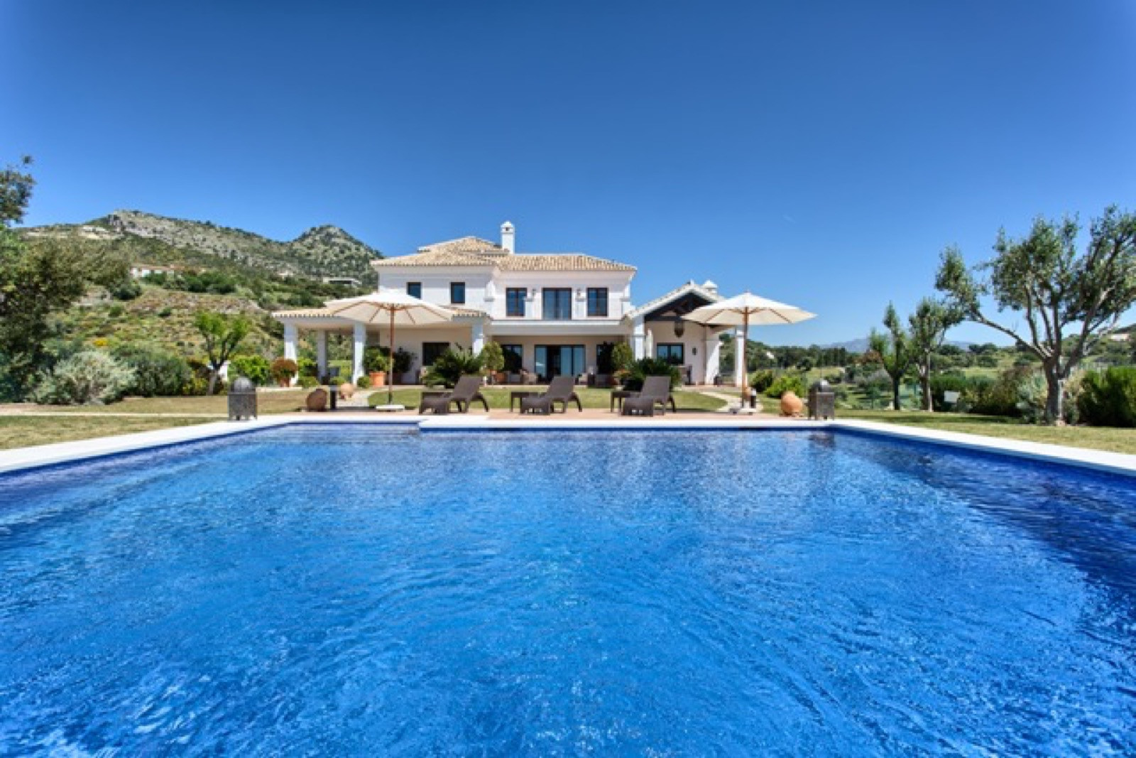 Frontline golf villa, facing South, with panoramic views to the mountains and sea in Marbella Club Golf Resort