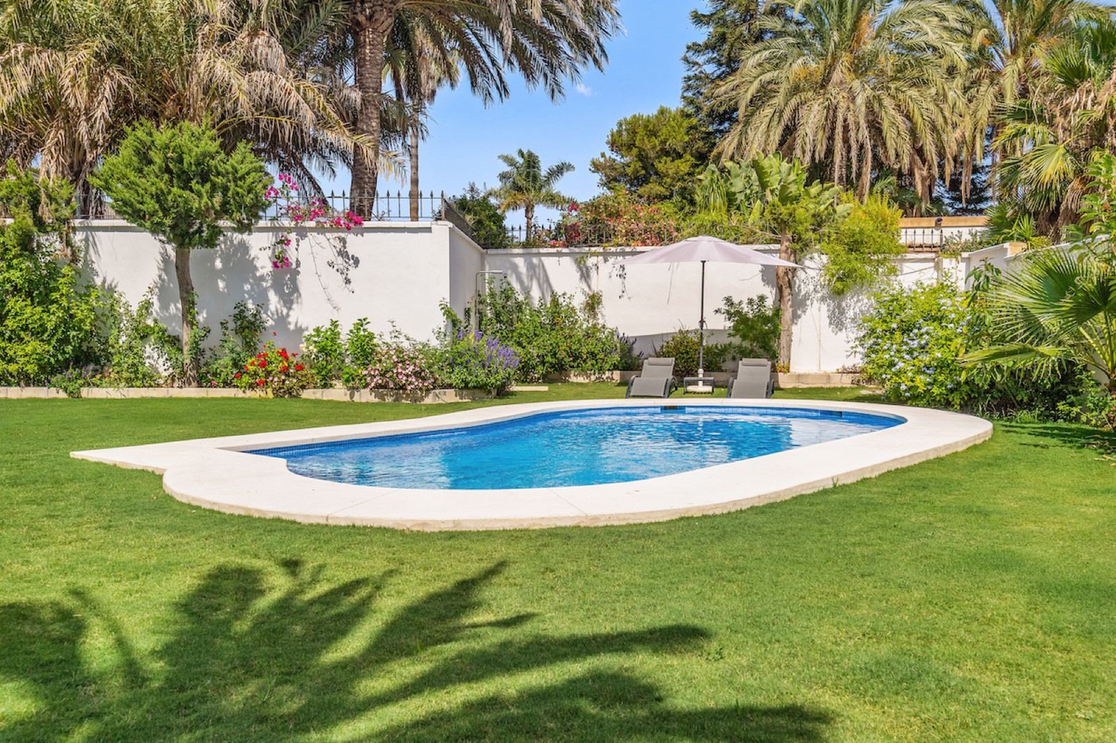Recently refurbished villa 400m from the beach in Atalaya