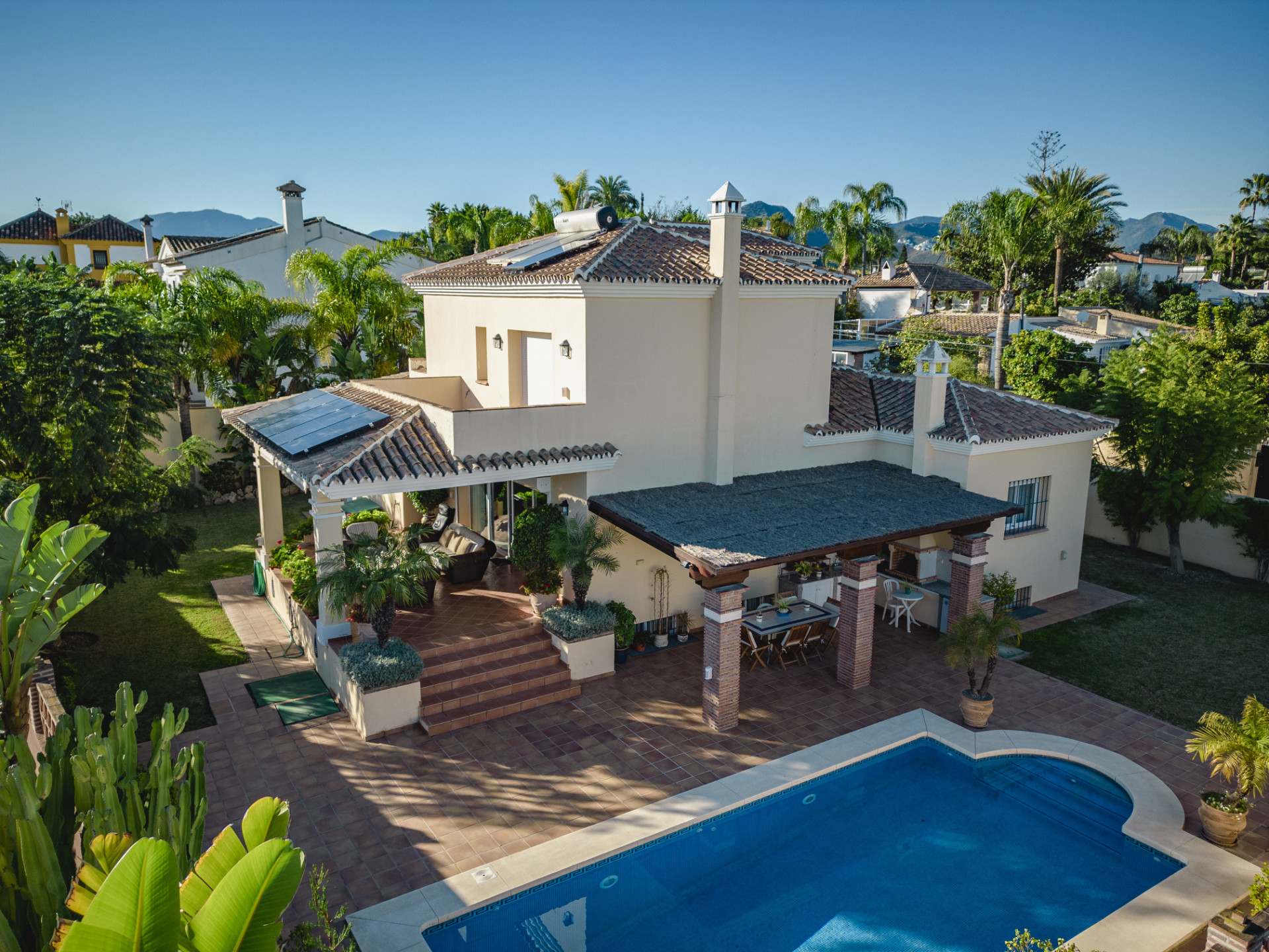 Fantastic family home located very close to the Guadalmina golf club