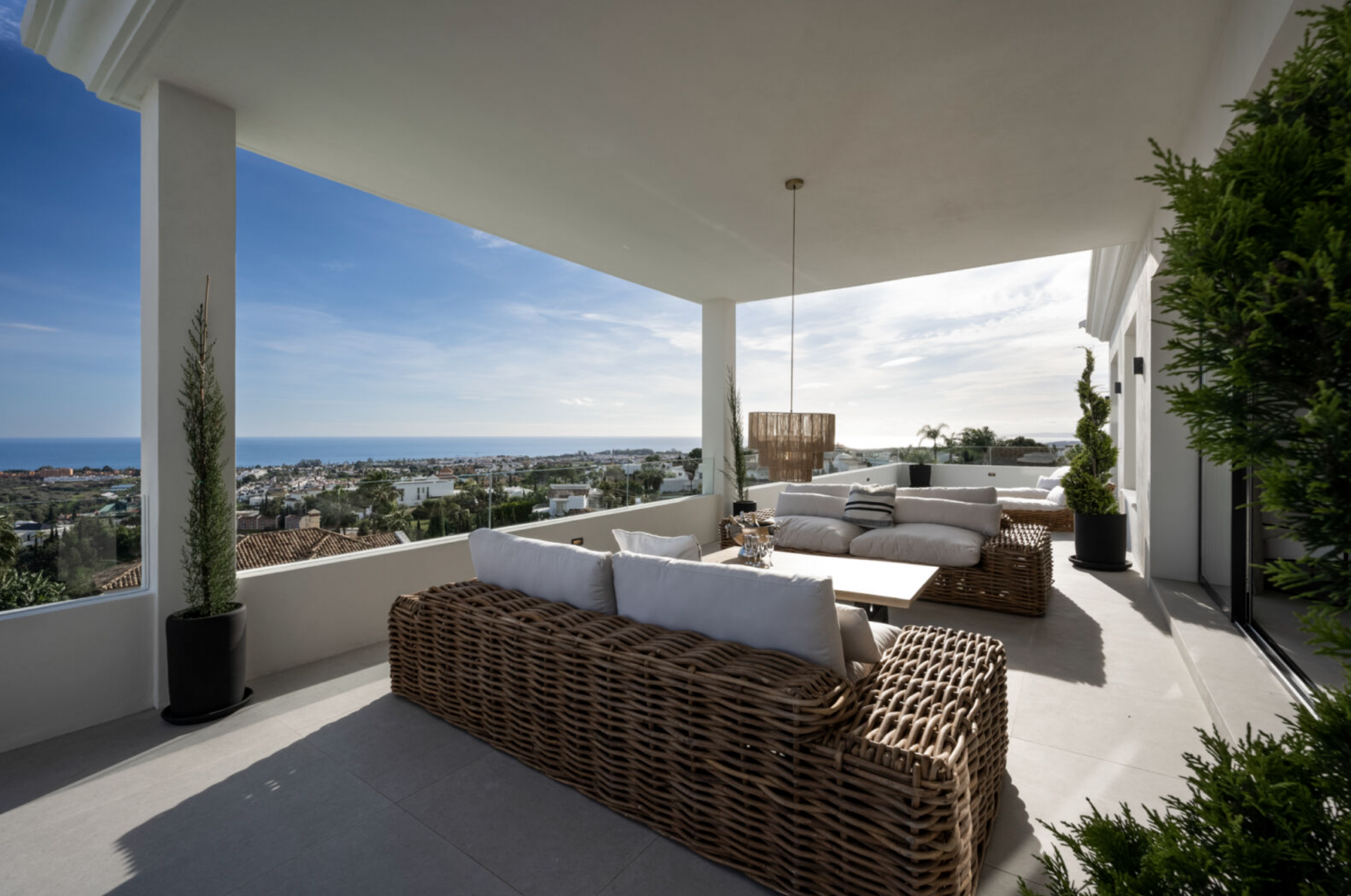 Opulent villa with breathtaking views in Los Flamingos