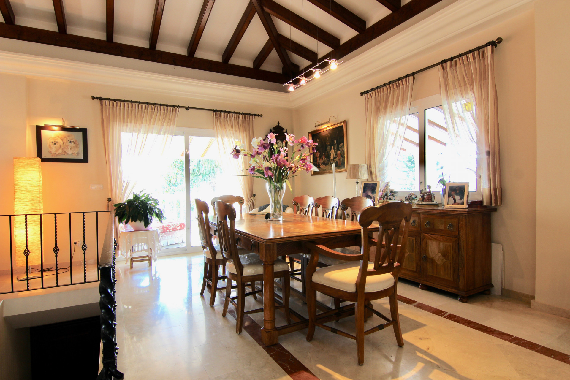 Beautiful family villa in el Paraiso Alto with lovely sea and golf views