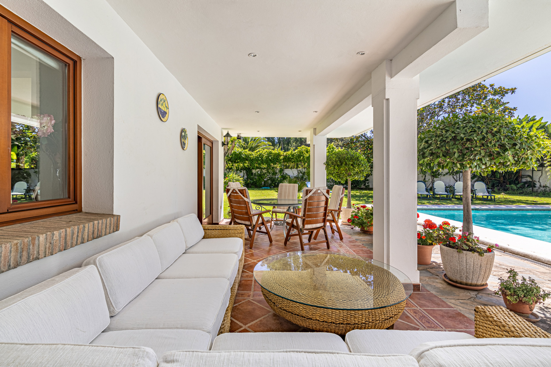 Second line beach, classic-style villa between Costalita and Heaven Beach