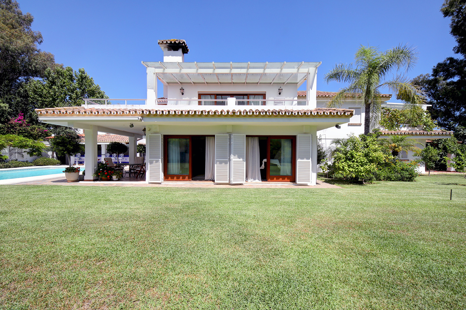 Second line beach, classic-style villa between Costalita and Heaven Beach