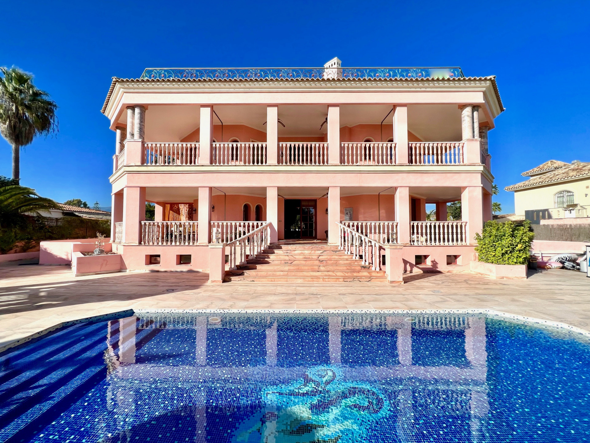 Fabulous second line beach Venetian-style massive villa enjoying fantastic sea and mountain views