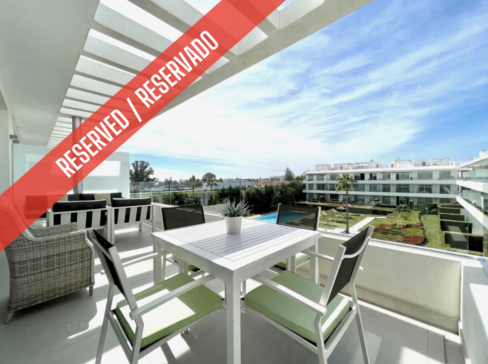 Large 4 bed, 3 bath penthouse with huge roof terrace in Bel Air