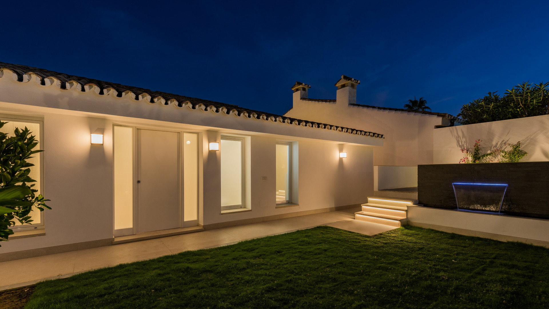 Fully renovated frontline beach villa located west of Estepona