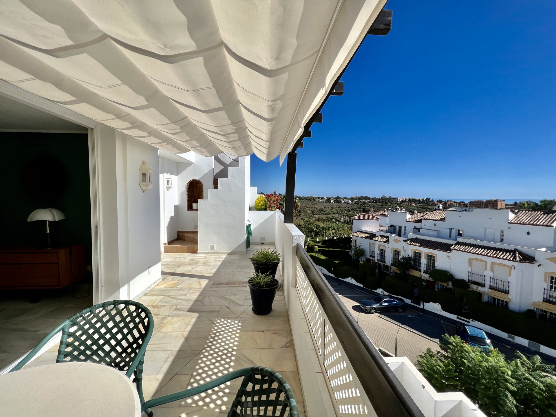Bright penthouse in Bel Air with private roof terrace and amazing panoramic sea and mountain views