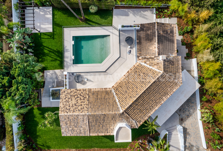 Beautiful Mediterranean villa with modern interior in El Paraiso