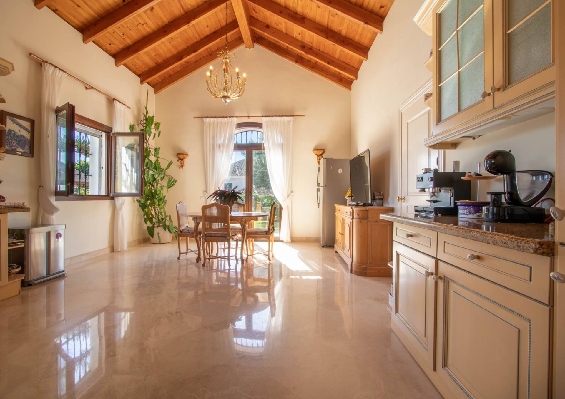 Elegant Mediterranean style villa located in El Paraíso enjoying wonderful sea views