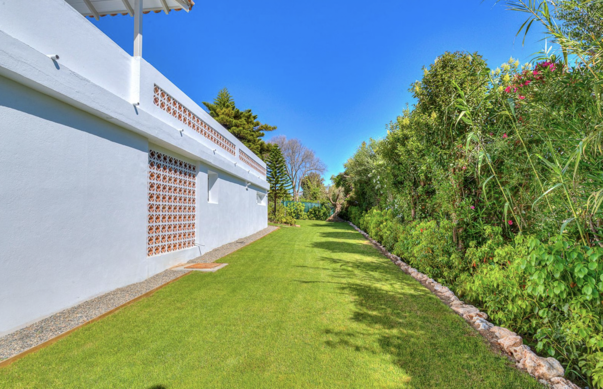 Beautiful villa located near the Guadalmina Alta Golf Club