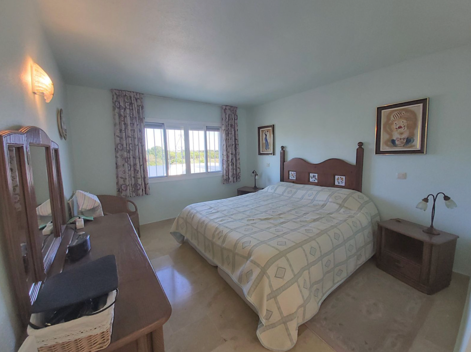 Three bedroom, two bathroom corner penthouse in El Pilar