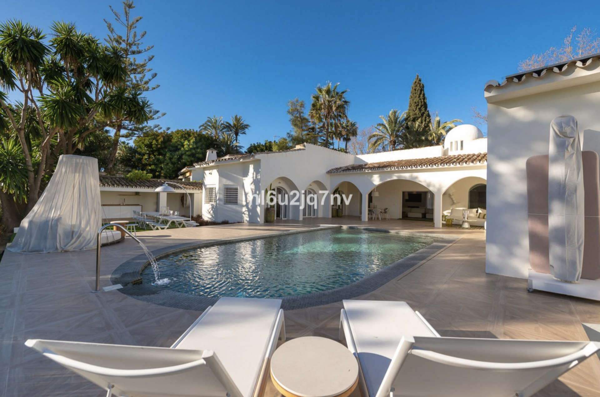 Stunning south/west facing, frontline golf villa recently renovated & refurbished in Guadalmina Alta