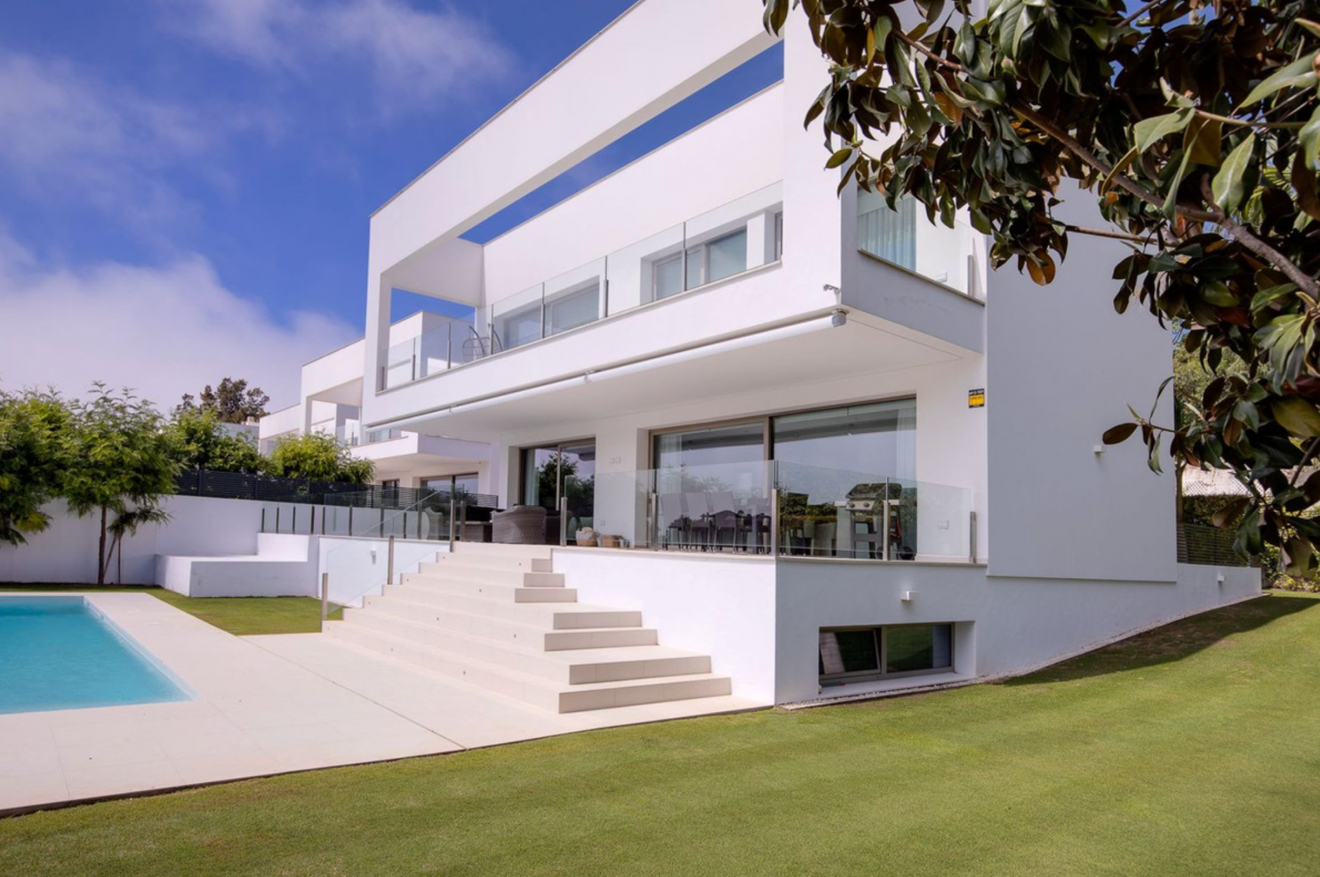 Beautiful contemporary villa set within a gated development of 6 villas in the exclusive area of Casasola - Guadalmina Baja