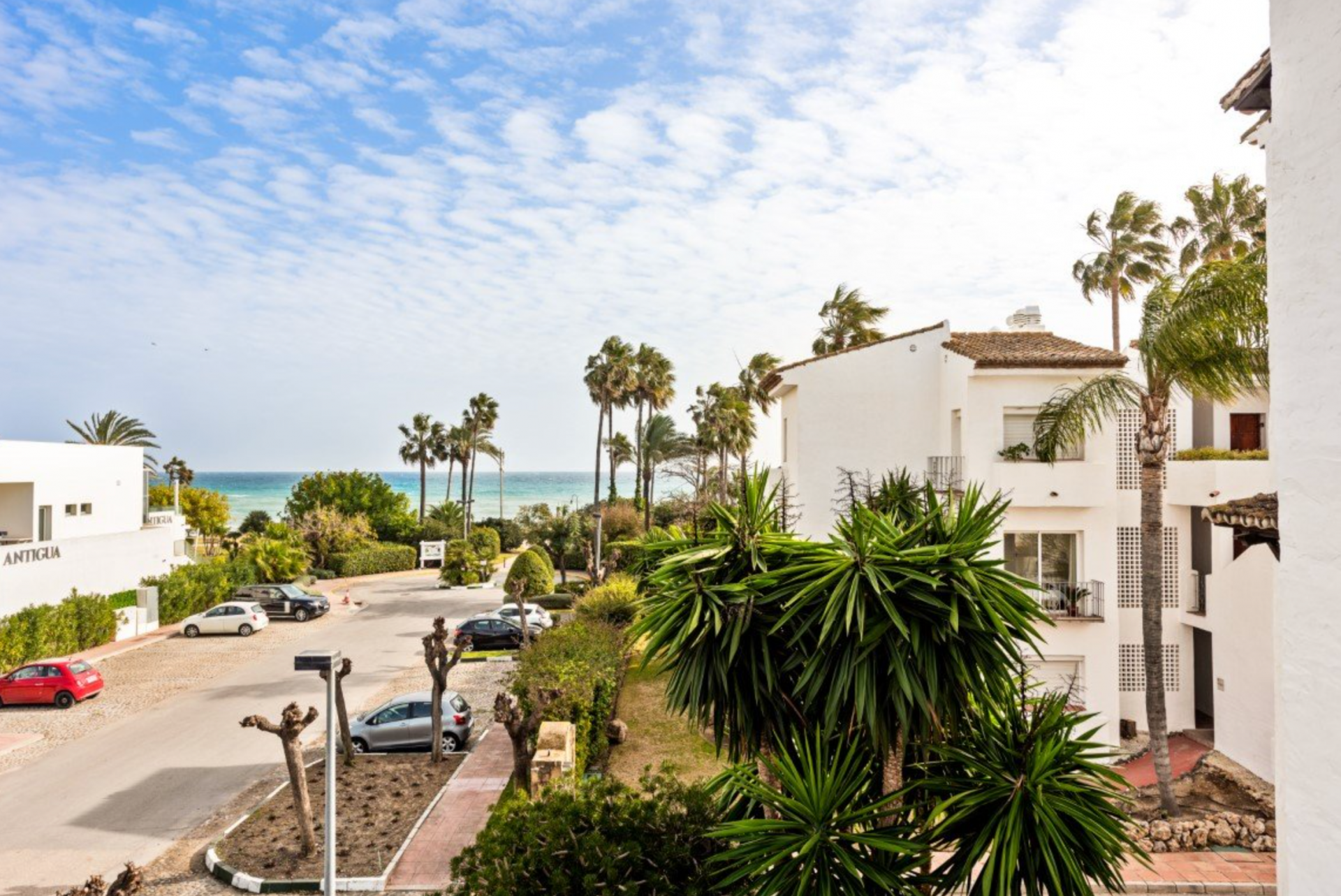 Maravilloso ático con vistas al mar situado en el complejo privado junto a la playa de Costalita