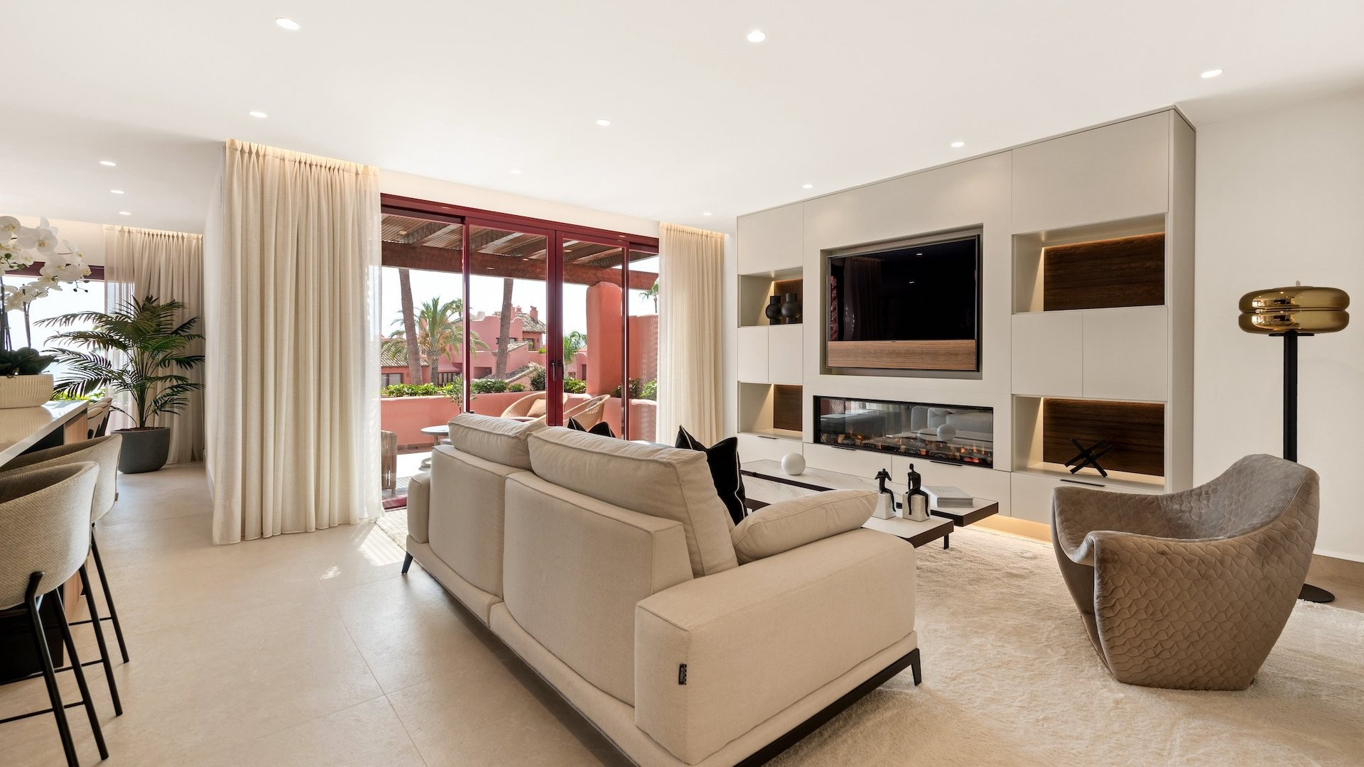 Recently refurbished duplex penthouse with spectacular sea views in Cabo Bermejo