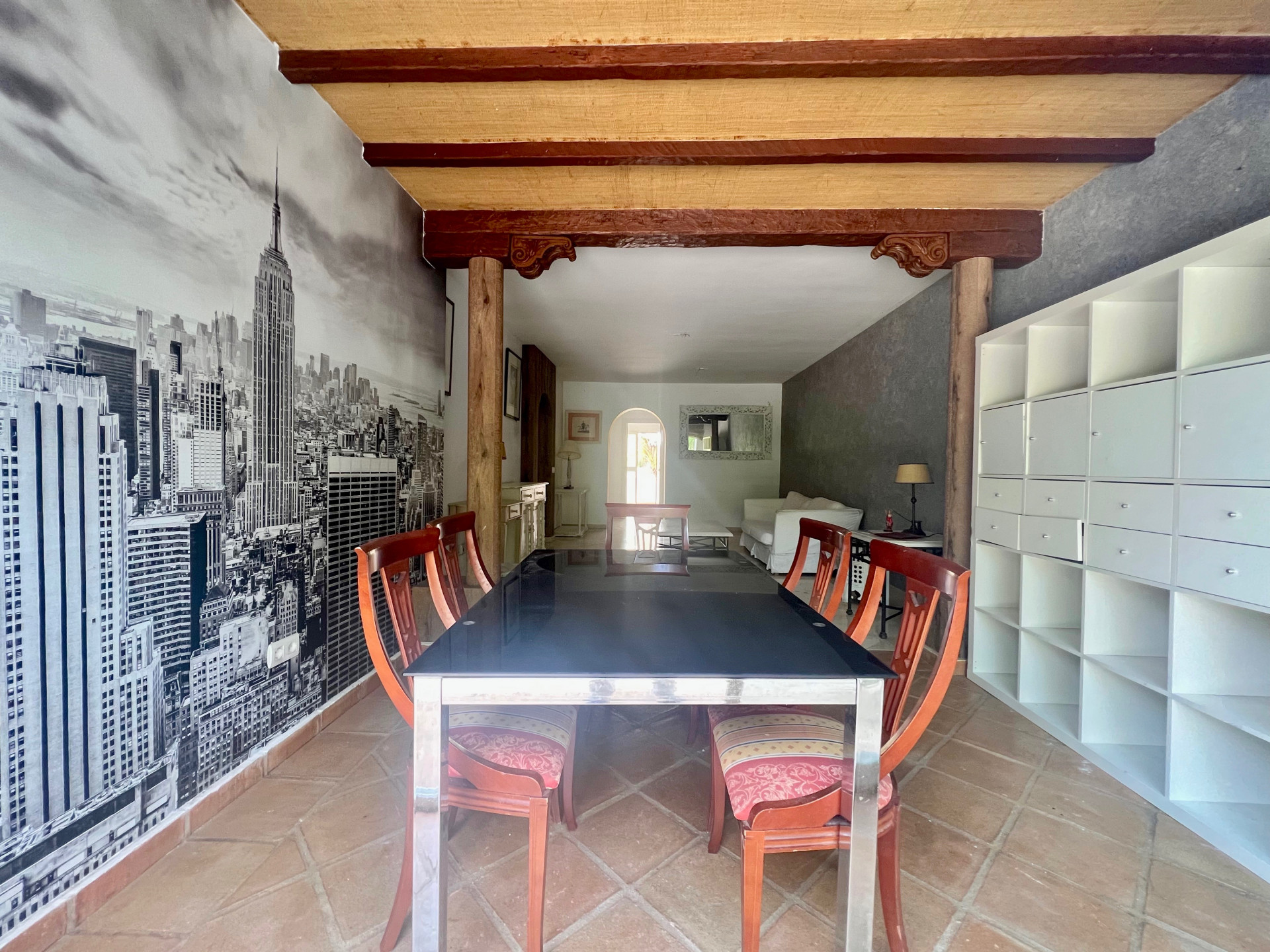 Ground floor apartment, ideal as a renovation project, with private garden and close to all amenities in Guadalmina Alta