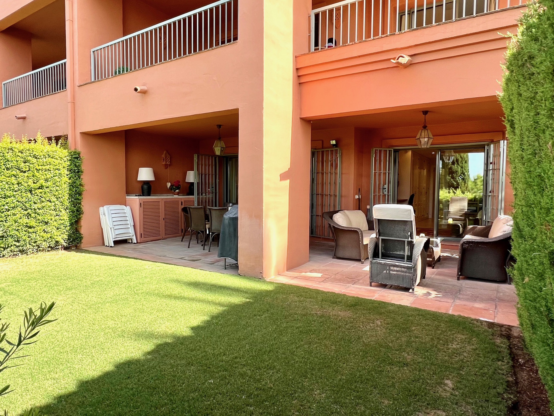 Ground floor corner apartment with partial sea views in the beautiful residential complex of Royal Flamingos