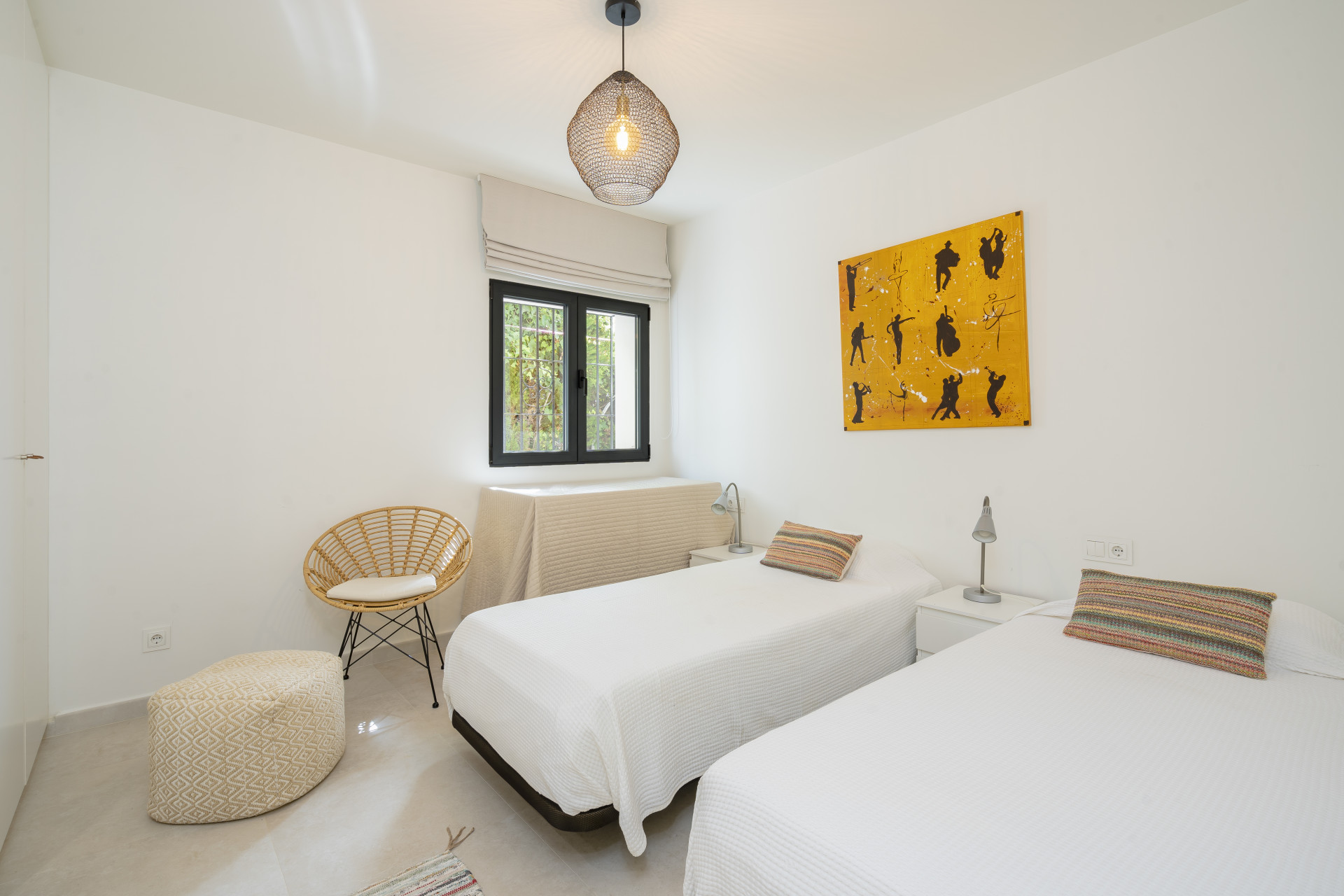 Amazing recently renovated four bedroom villa in Paraiso Alto
