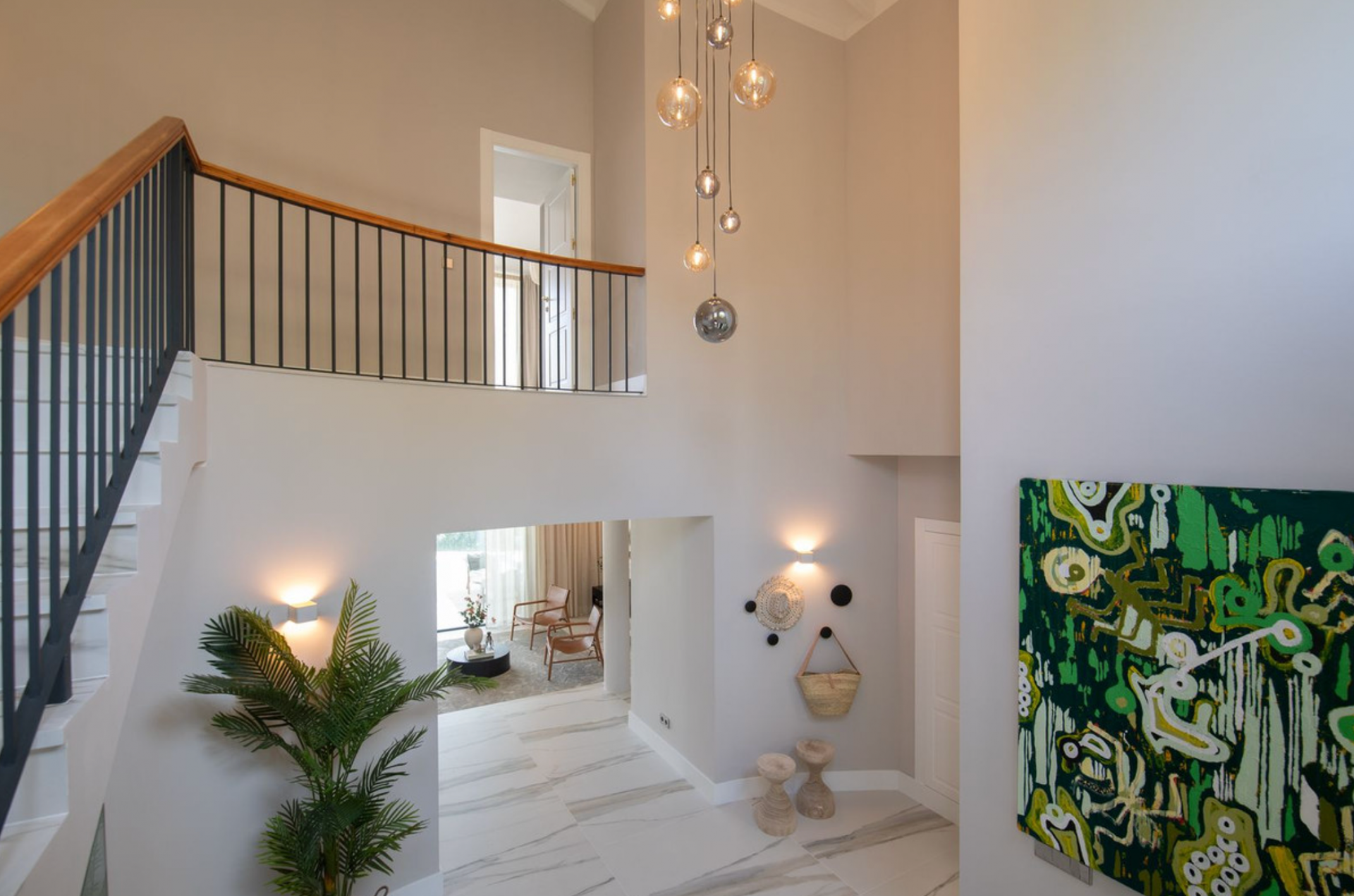Stunning modern villa completely refurbished and decorated with open views to the sea in El Paraiso