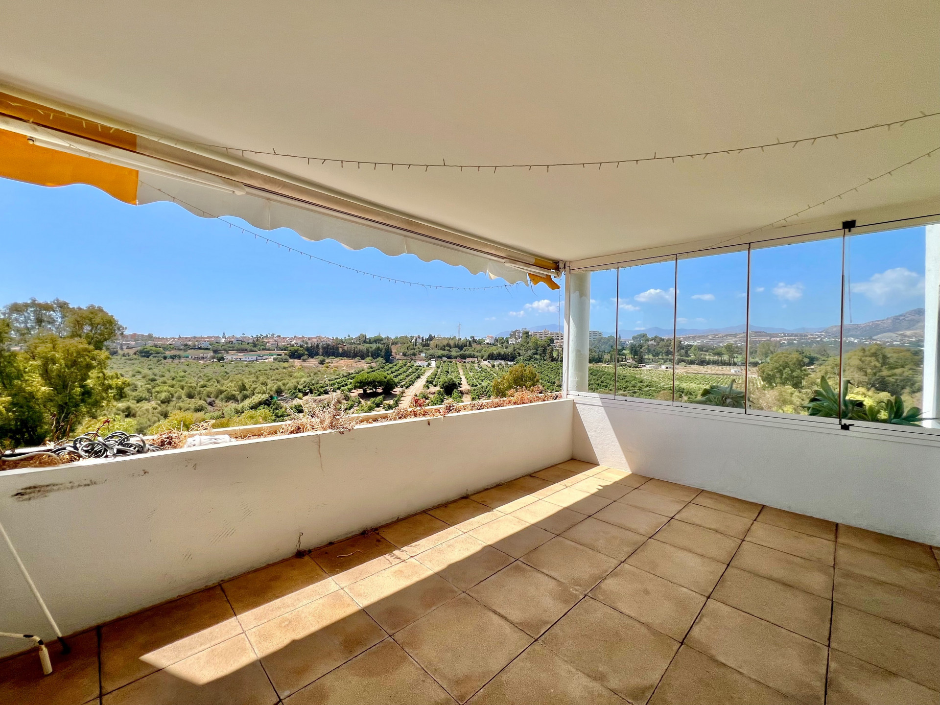 Spacious apartment located in a beautiful and quiet complex near the famous Guadalmina Golf Club