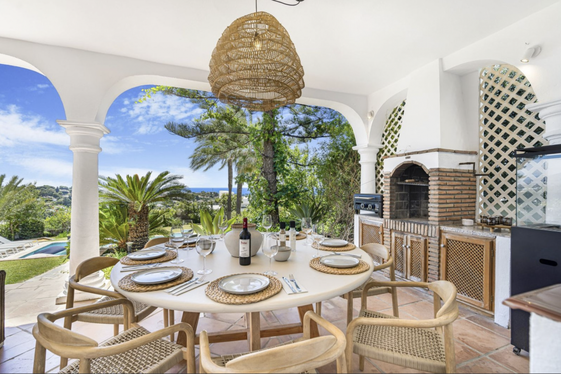 Charming  villa for rent only June and August! El Paraiso Golf - Estepona