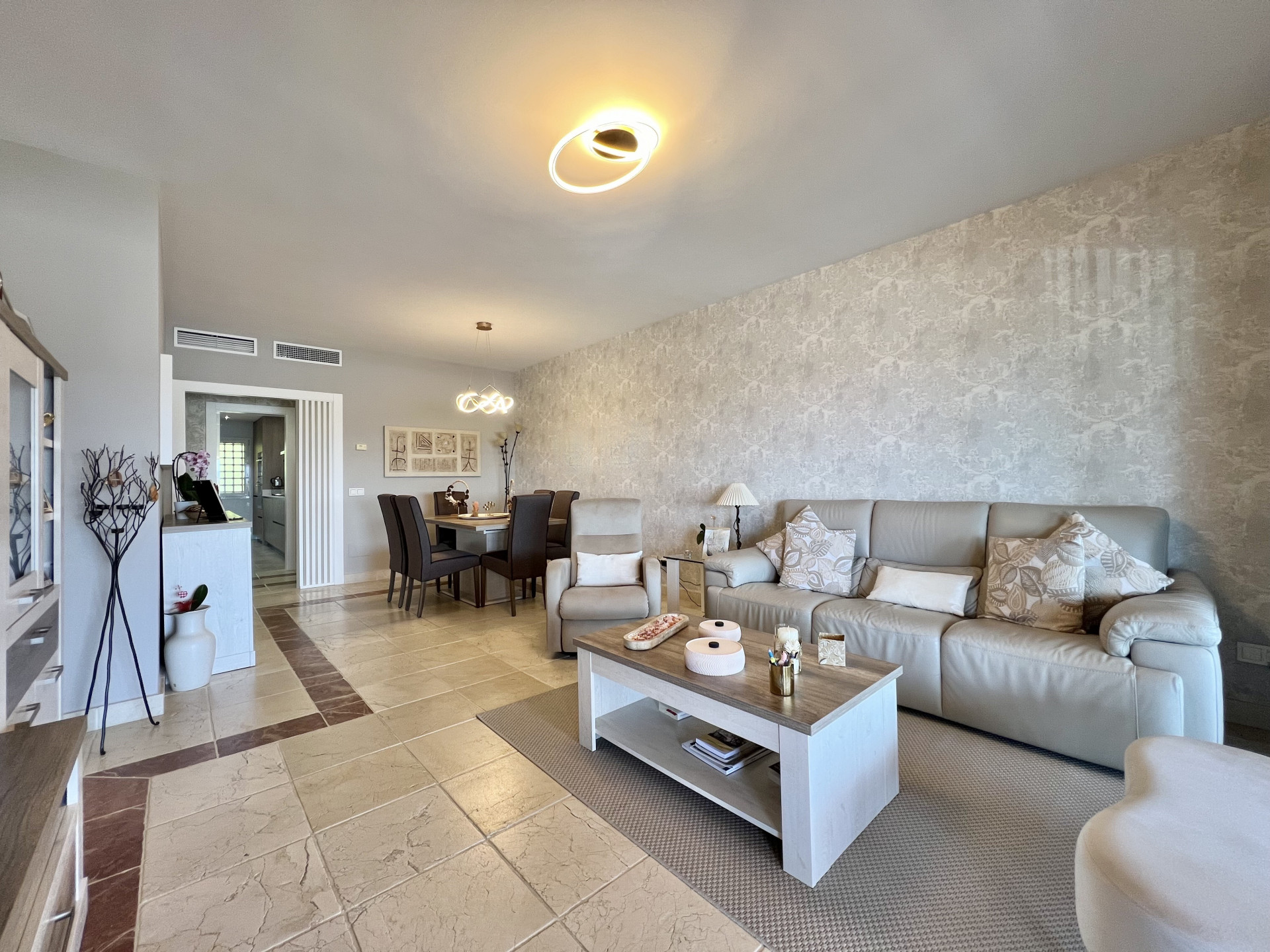 Luxurious apartment located in a five-star complex next to numerous golf courses.