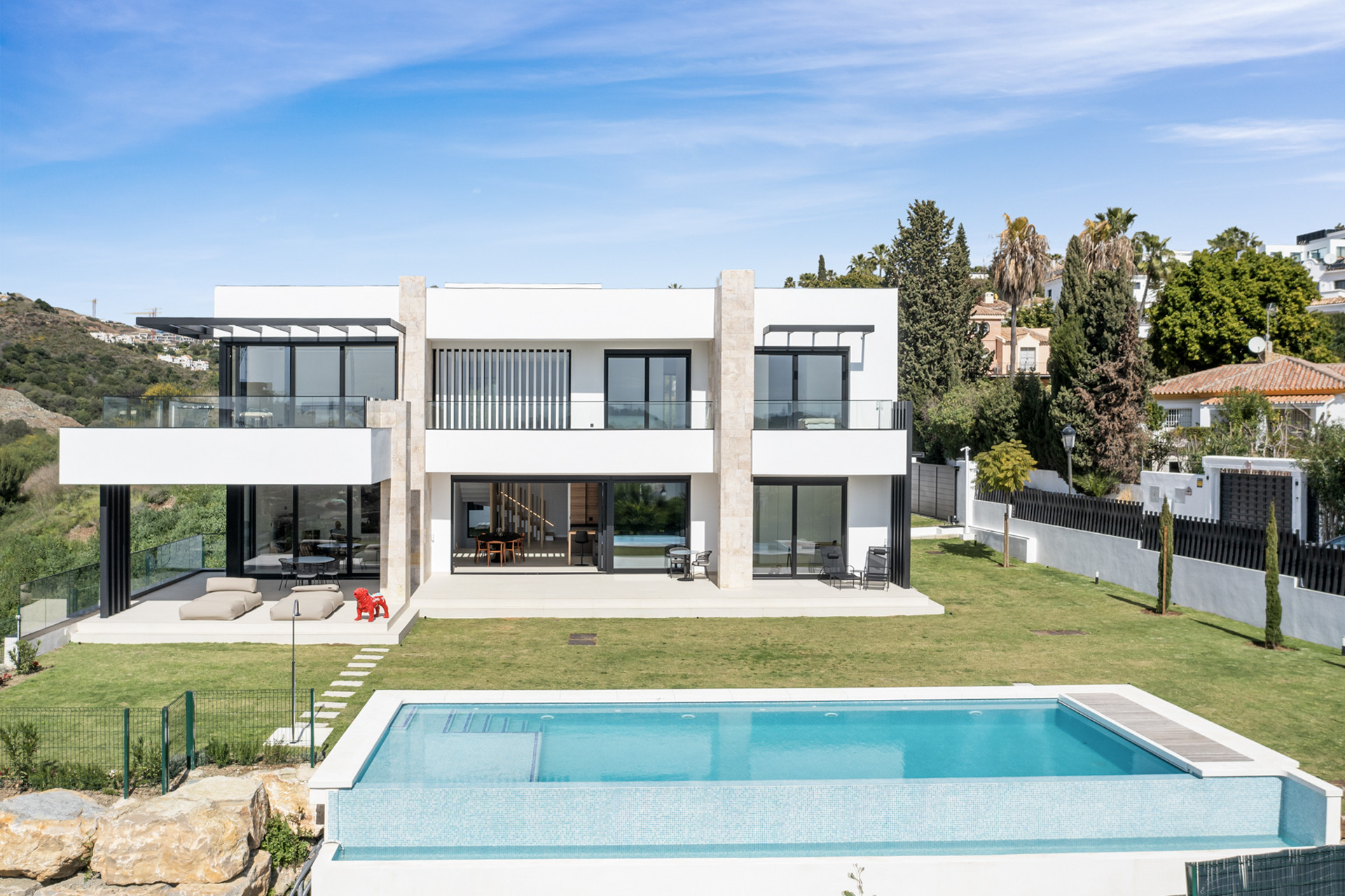 A top quality, new built contemporaty villa (2024), located in the sought after residential area of La Alqueria, Benahavís