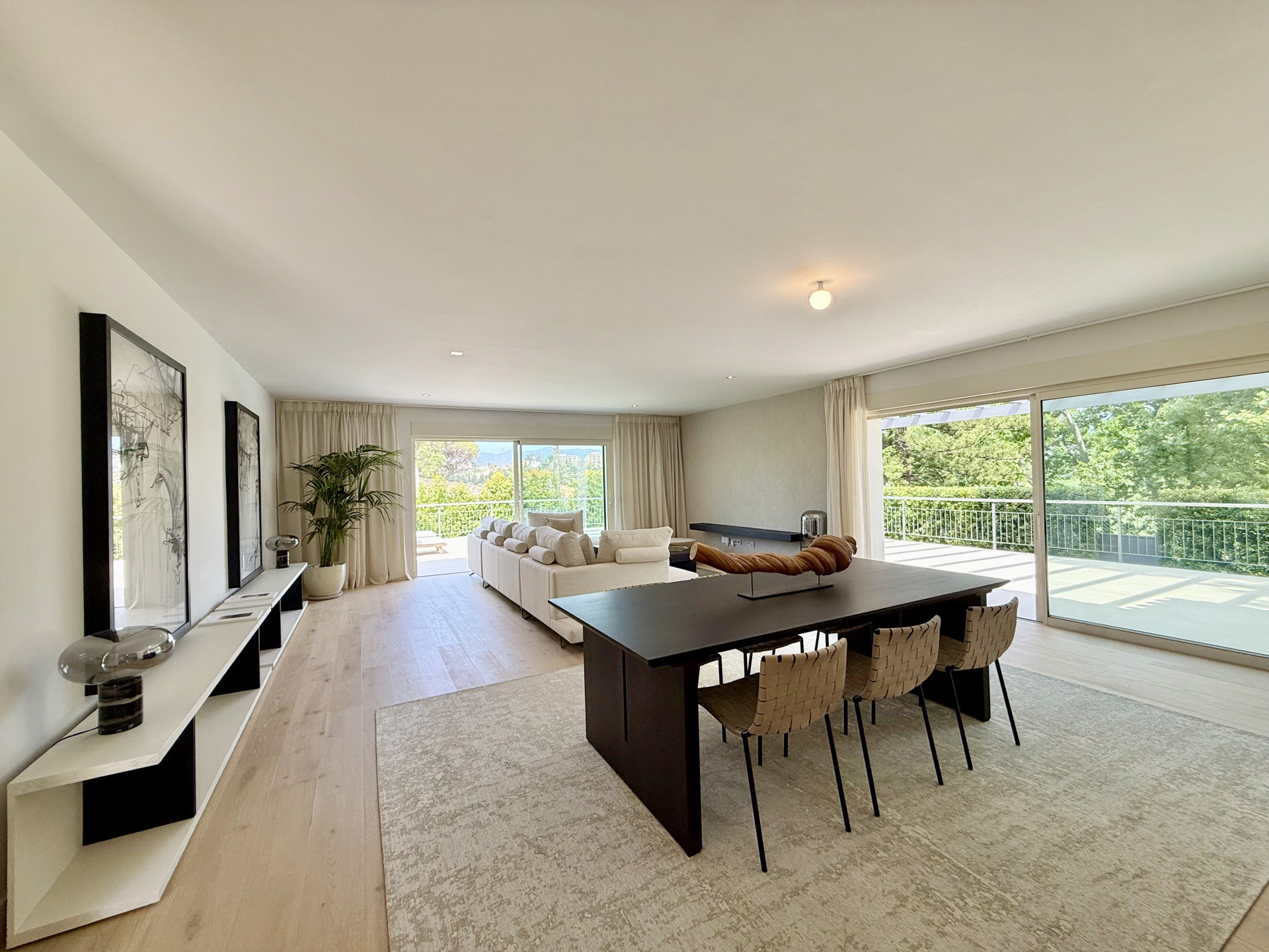 Completely renovated  front line golf villa in Guadalmina Alta