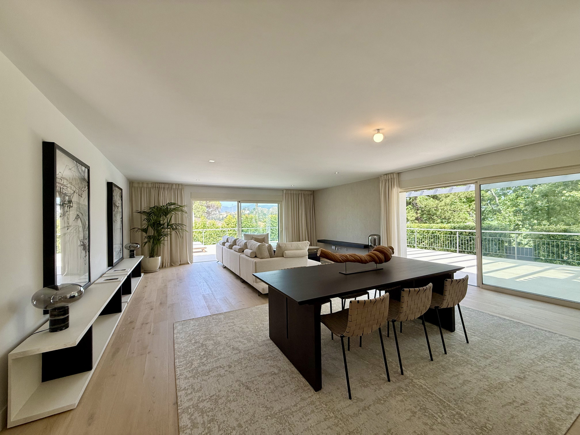 Completely renovated  front line golf villa in Guadalmina Alta