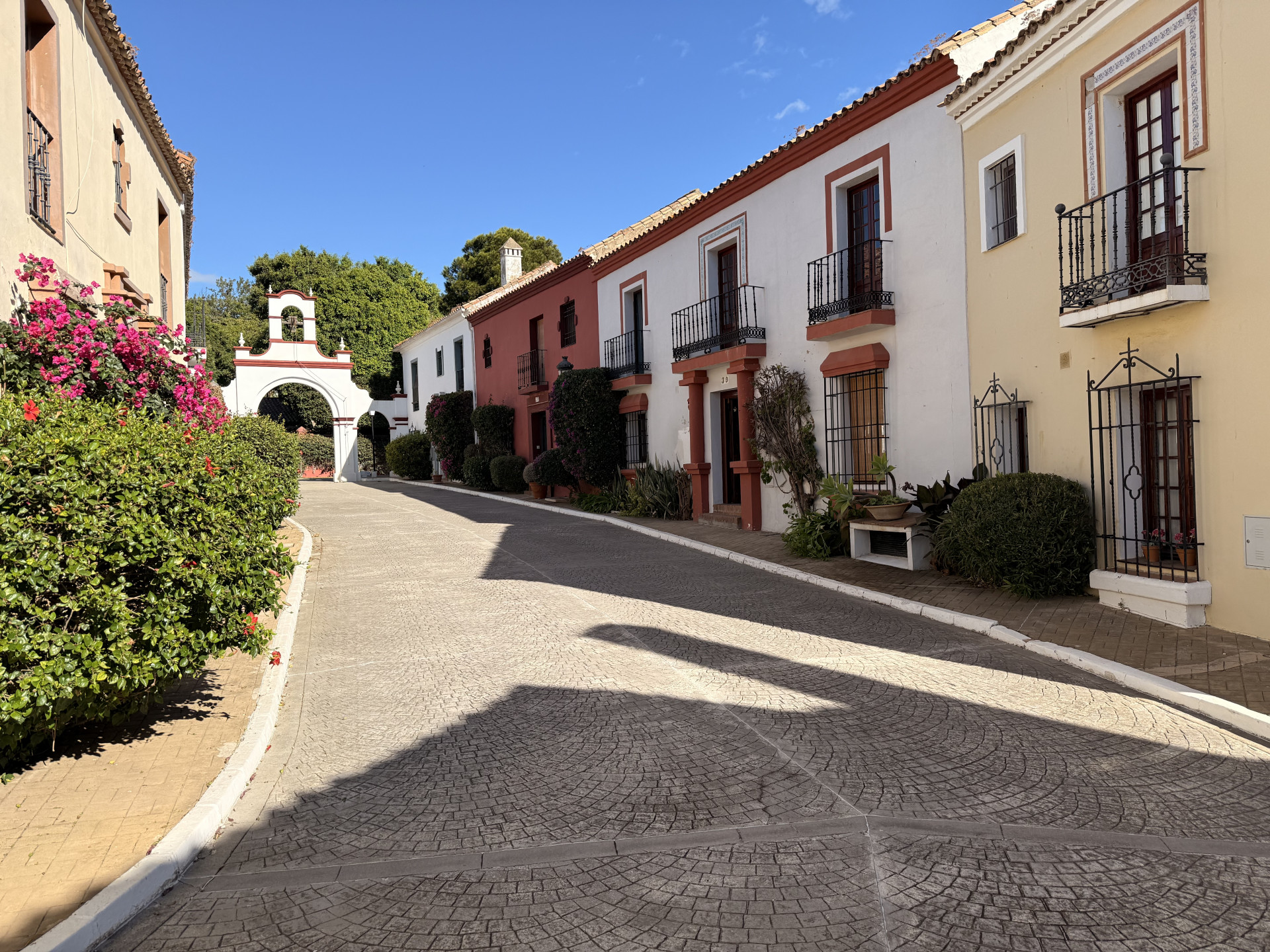 Townhouse with Great Potential in Guadalmina Baja – Opportunity to Renovate near the Beach