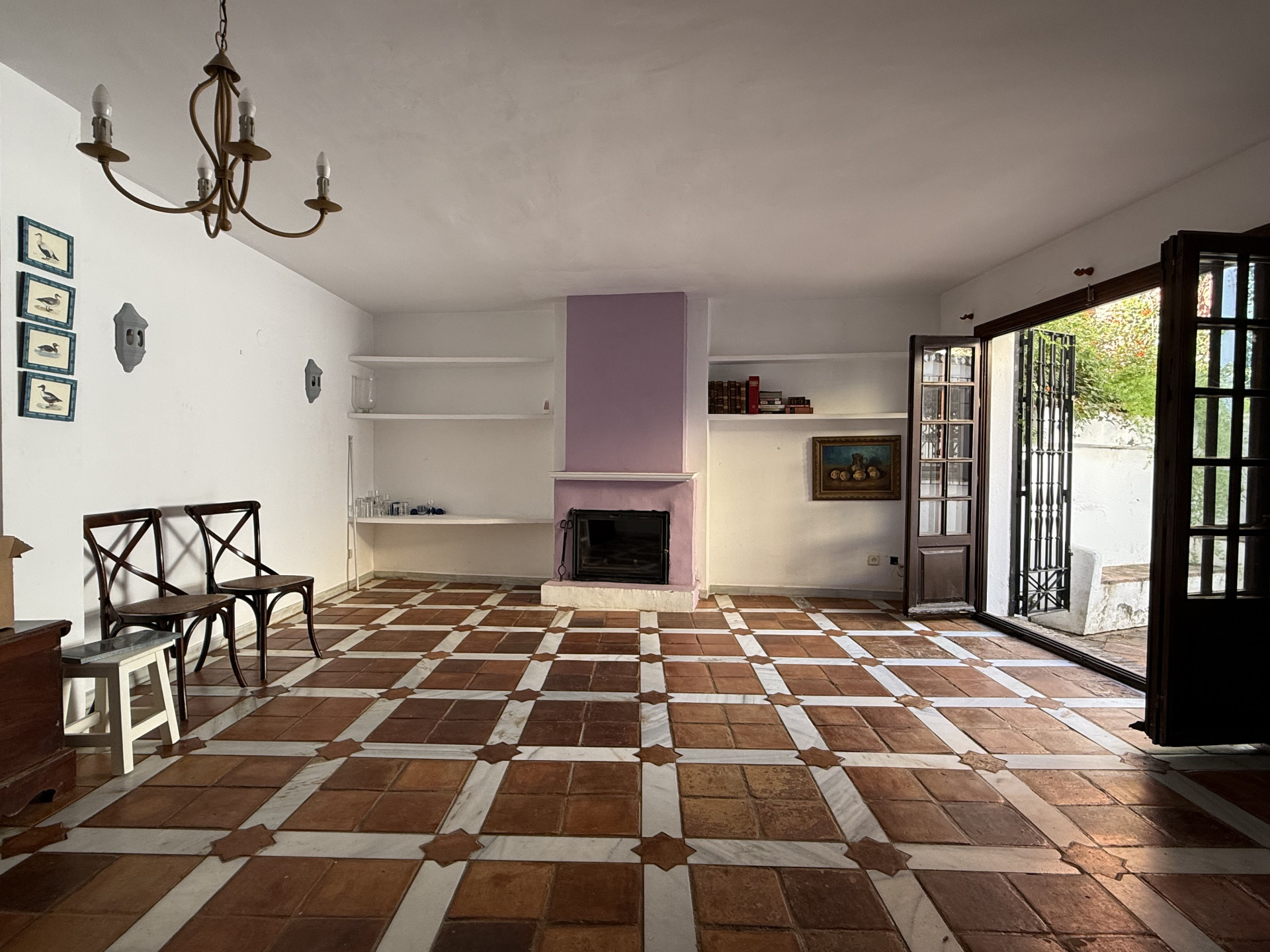 Townhouse with Great Potential in Guadalmina Baja – Opportunity to Renovate near the Beach