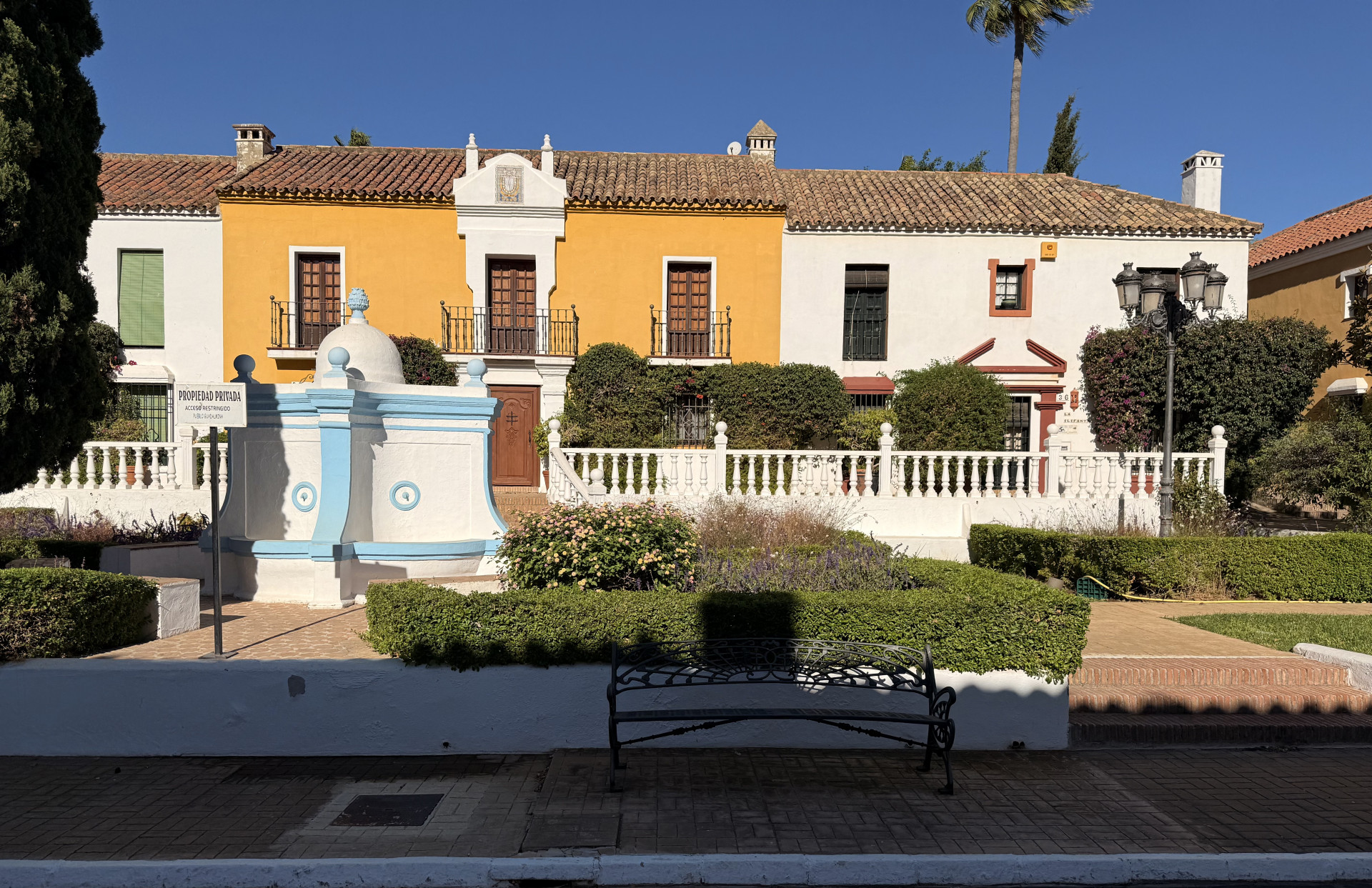 Townhouse with Great Potential in Guadalmina Baja – Opportunity to Renovate near the Beach