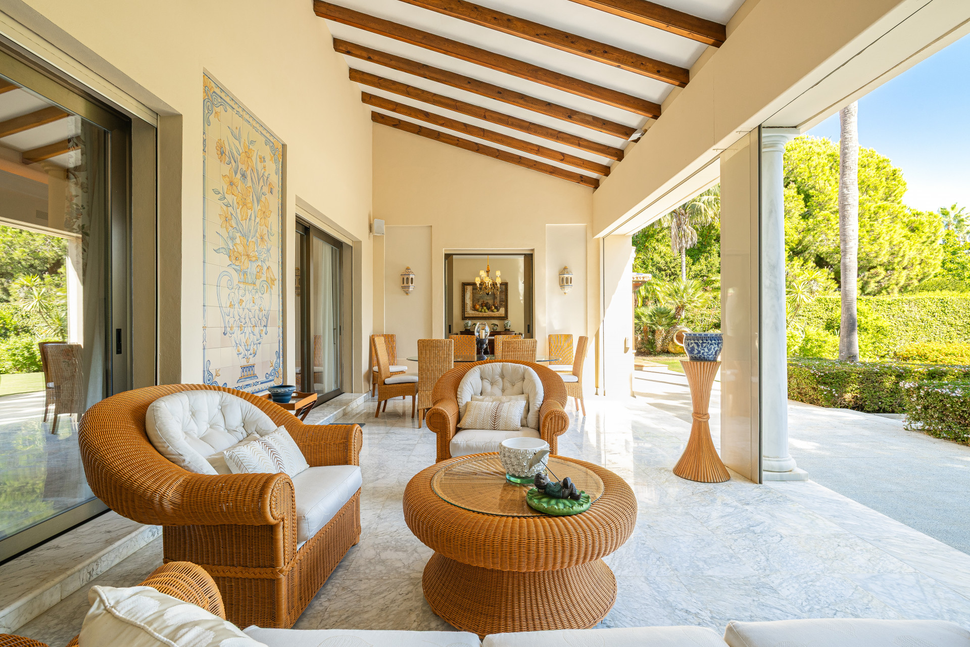 Exclusive luxury villa located on one of the best streets in Guadalmina Baja, very close to the beach
