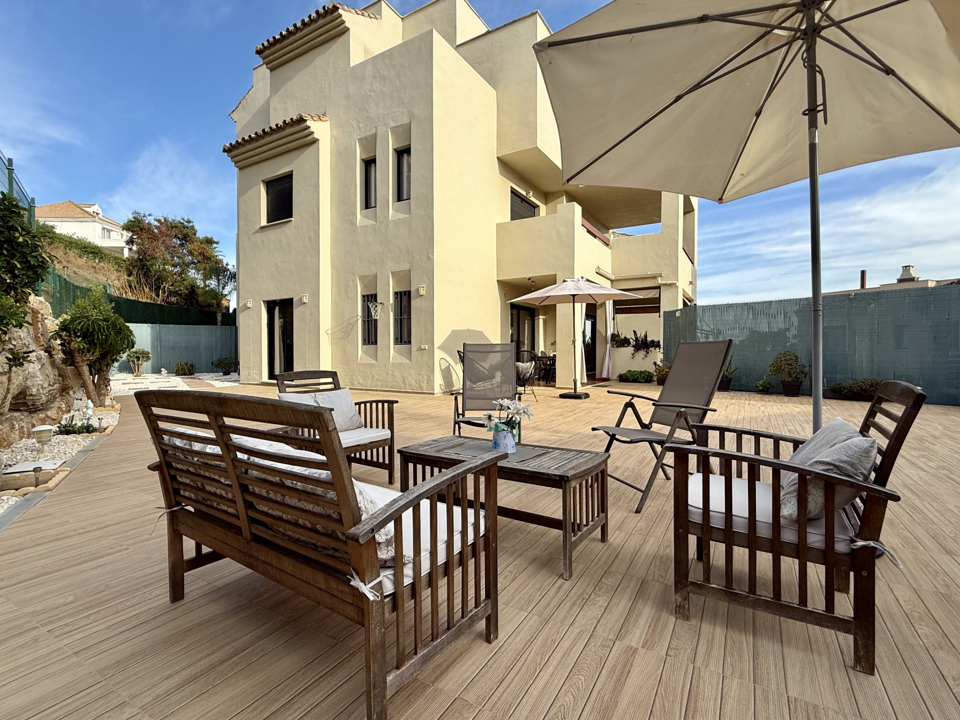 Bright and excellently located in the lower area of Selwo - Estepona