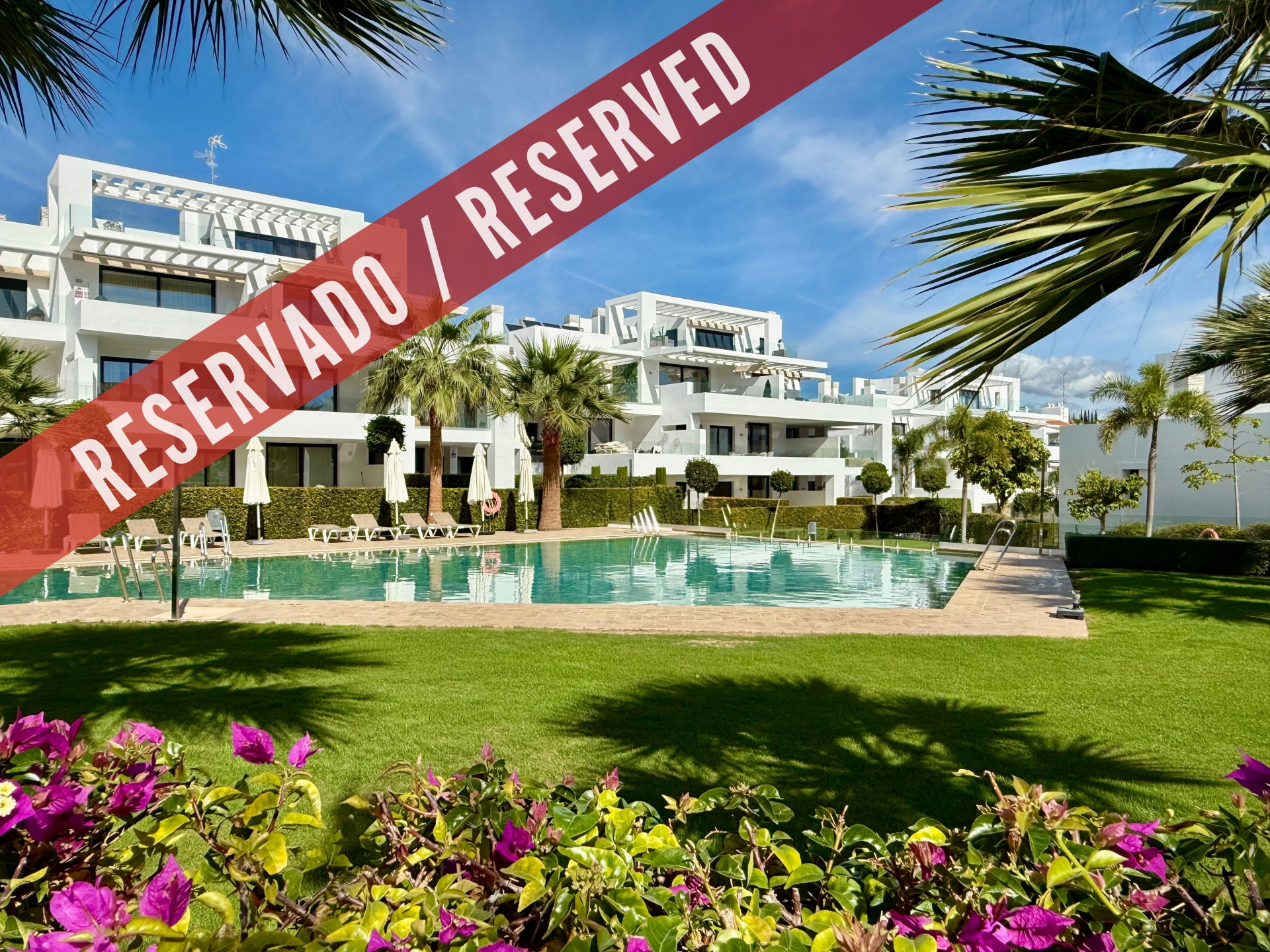 Luxurious and spacious South-West facing corner apartment with private garden in Cortijo del Golf,  Estepona East