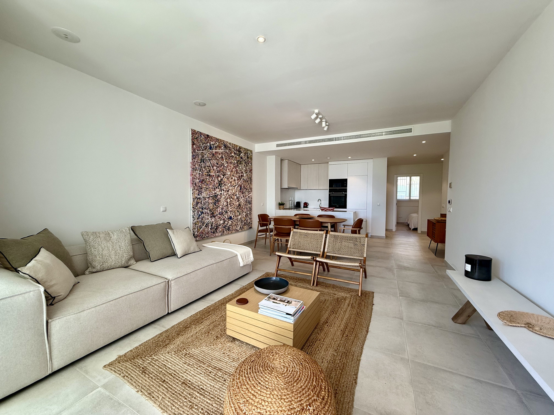 Lujoso y amplio apartamento con jardín privado  en Cortijo del Golf, Estepona Este