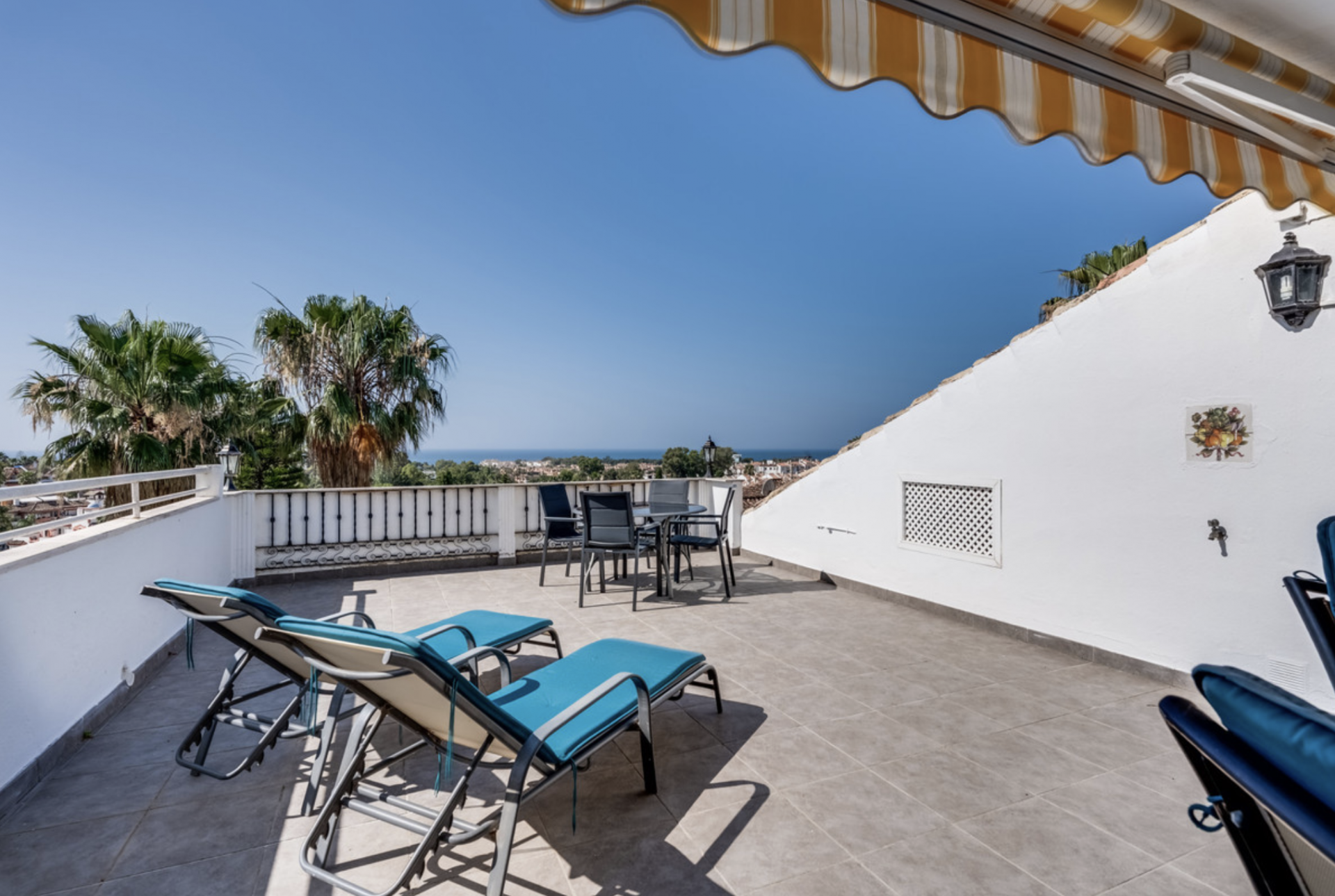 Amplio apartamento de 4 dormitorios con vistas al mar y opción de crear dos viviendas independientes