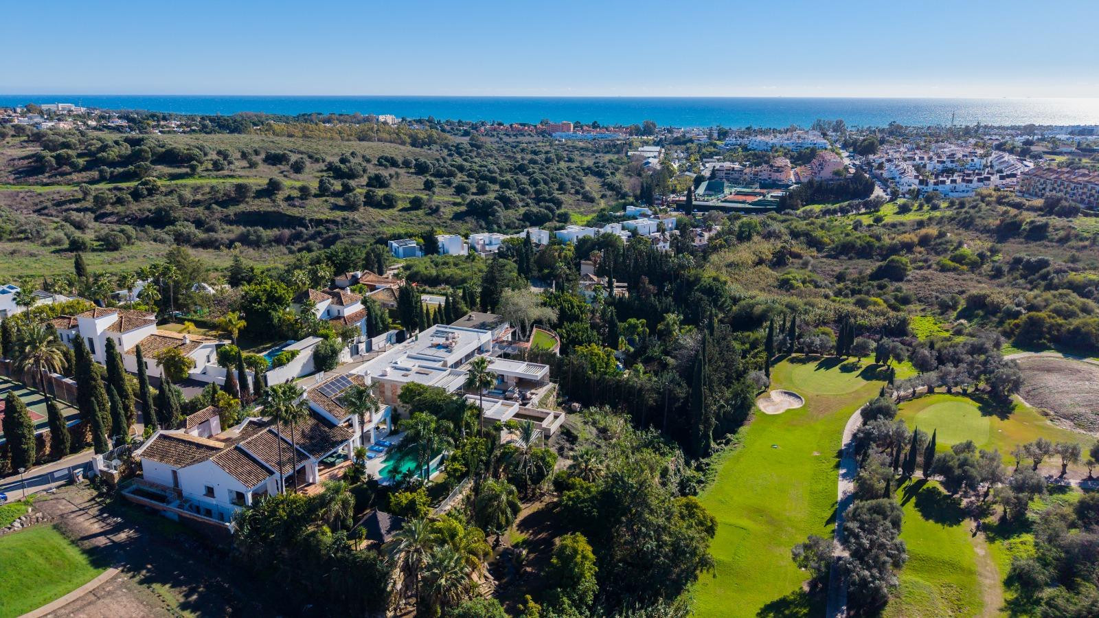 Villa exclusive en première ligne de golf à El Paraíso, Estepona