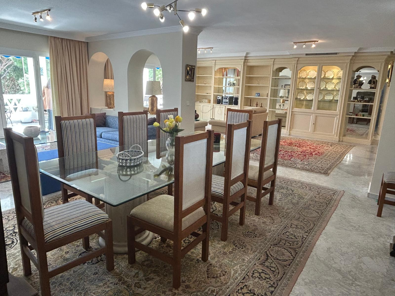 Appartement de luxe exclusif à Puerto Banús avec accès direct à la plage et à Puerto Banús